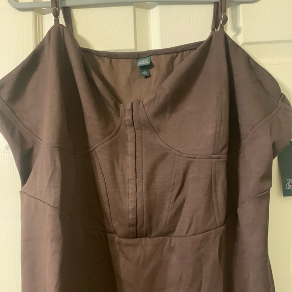 Brown Dress - Picture 2 of 3